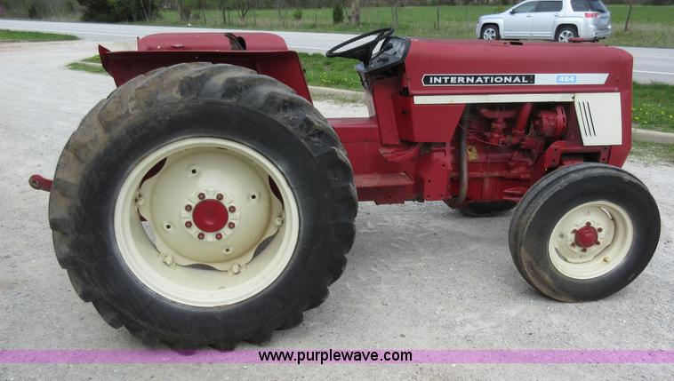 image for item AC9278 International 464 tractor