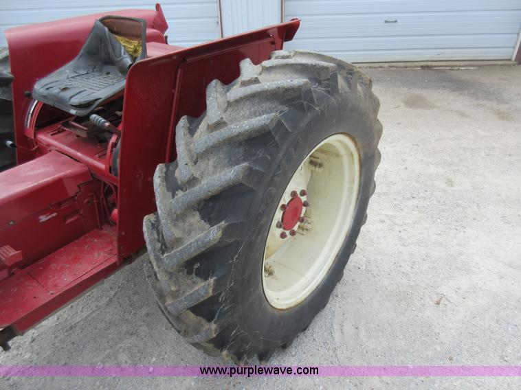 image for item AC9278 International 464 tractor