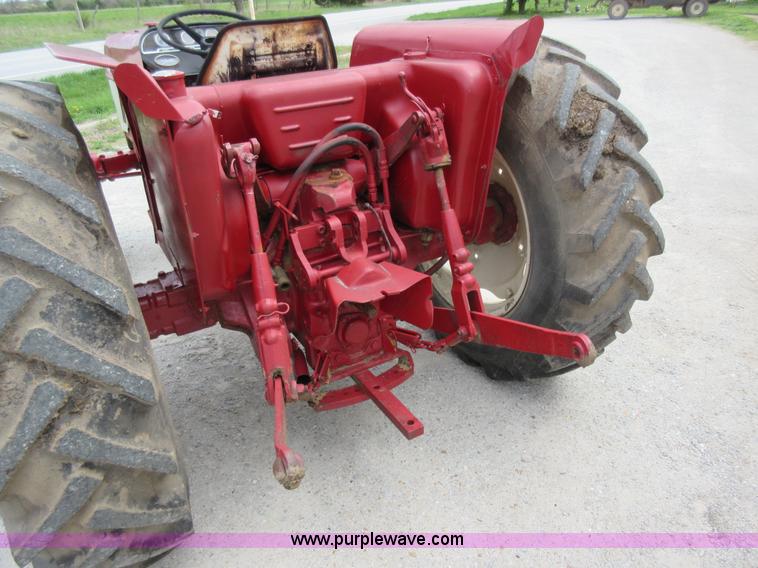 image for item AC9278 International 464 tractor