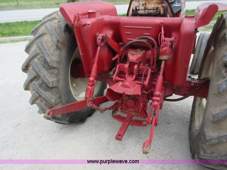 image for item AC9278 International 464 tractor