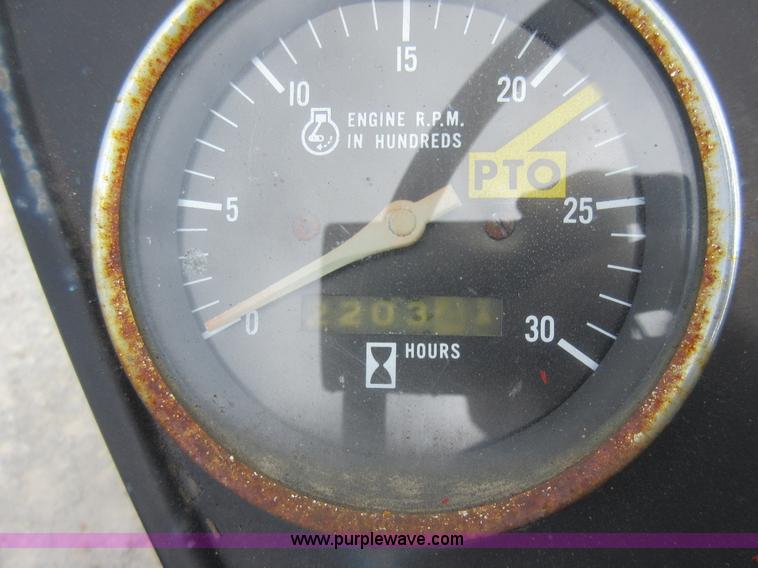 image for item AC9278 International 464 tractor