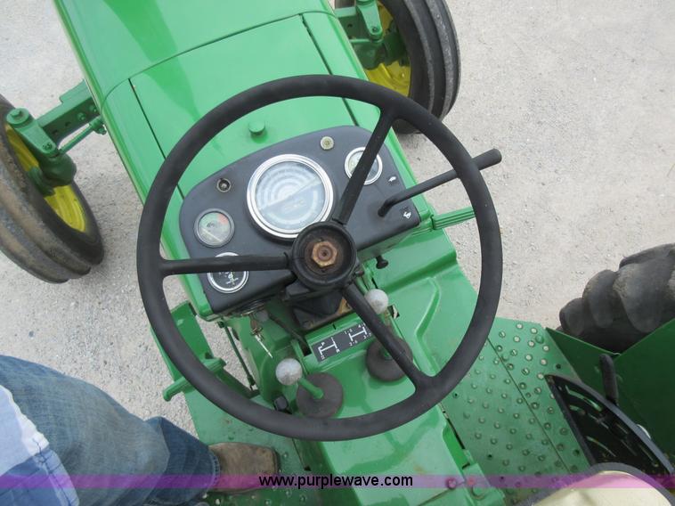 image for item AC9279 John Deere 1530 tractor