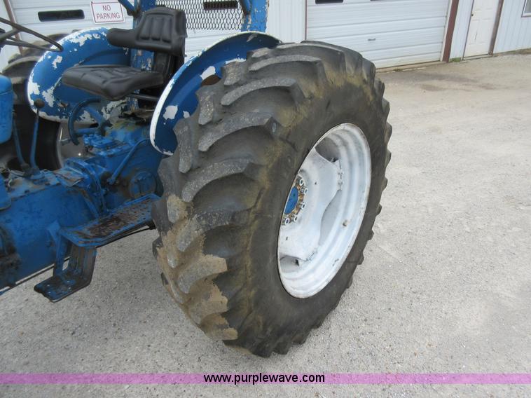 image for item AC9282 Ford 4000 tractor