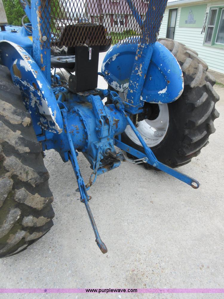 image for item AC9282 Ford 4000 tractor