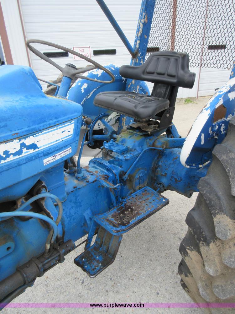 image for item AC9282 Ford 4000 tractor