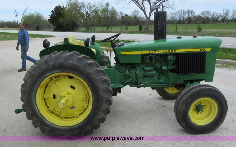 image for item AC9285 John Deere 1020 tractor