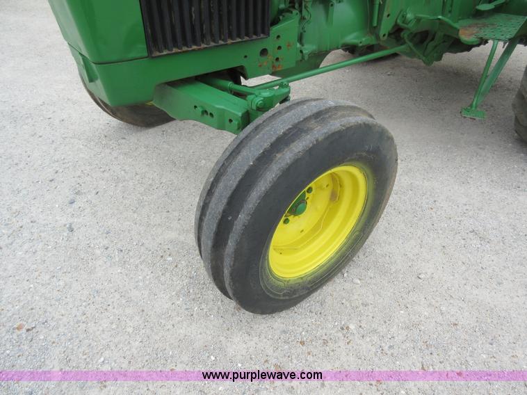 image for item AC9285 John Deere 1020 tractor