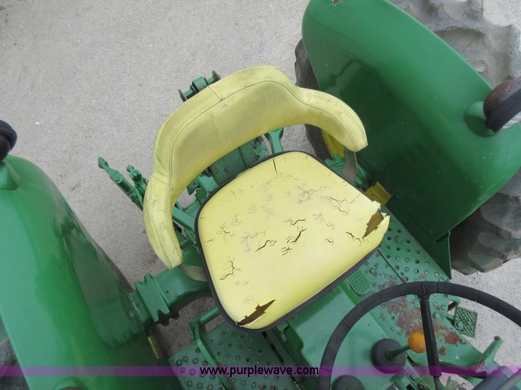 image for item AC9285 John Deere 1020 tractor