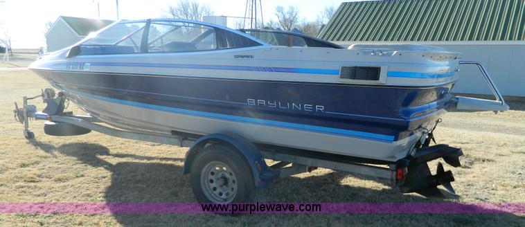image for item AQ9292 1988 Bayliner Caprice boat