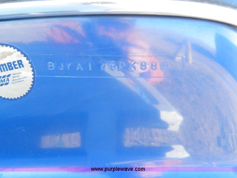 image for item AQ9292 1988 Bayliner Caprice boat