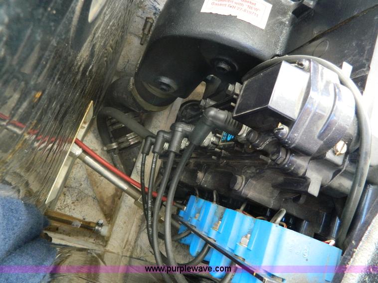 image for item AQ9292 1988 Bayliner Caprice boat