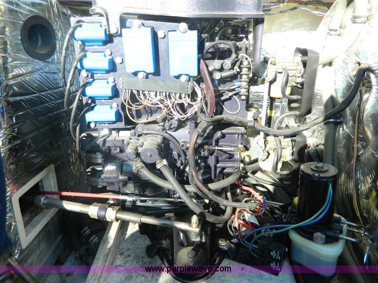 image for item AQ9292 1988 Bayliner Caprice boat