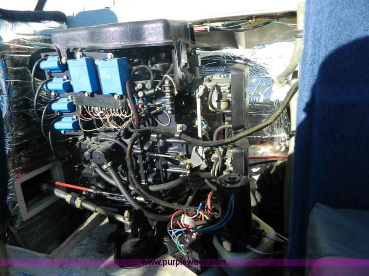 image for item AQ9292 1988 Bayliner Caprice boat