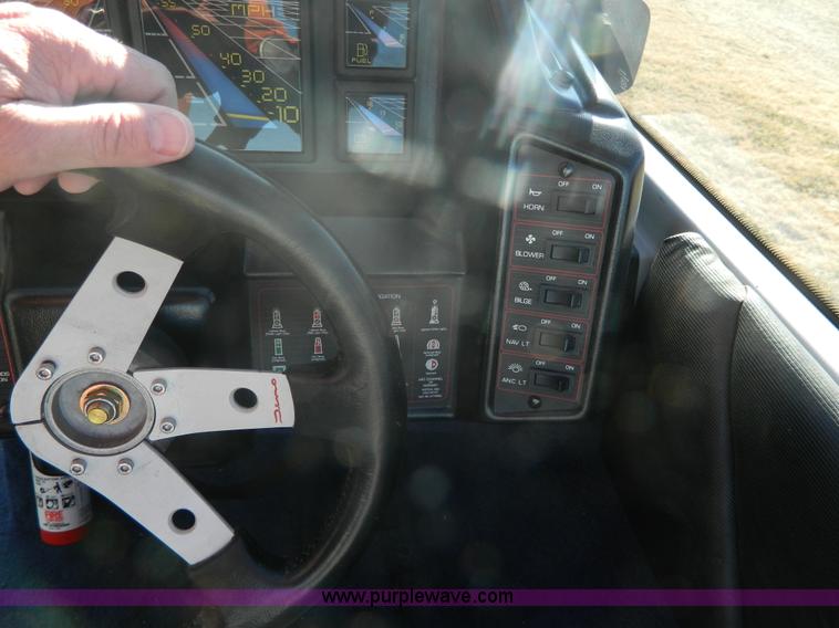 image for item AQ9292 1988 Bayliner Caprice boat