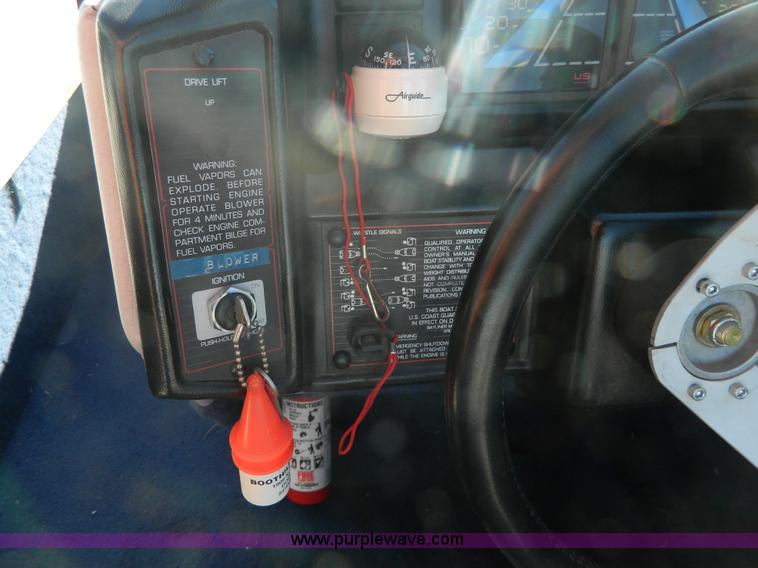 image for item AQ9292 1988 Bayliner Caprice boat