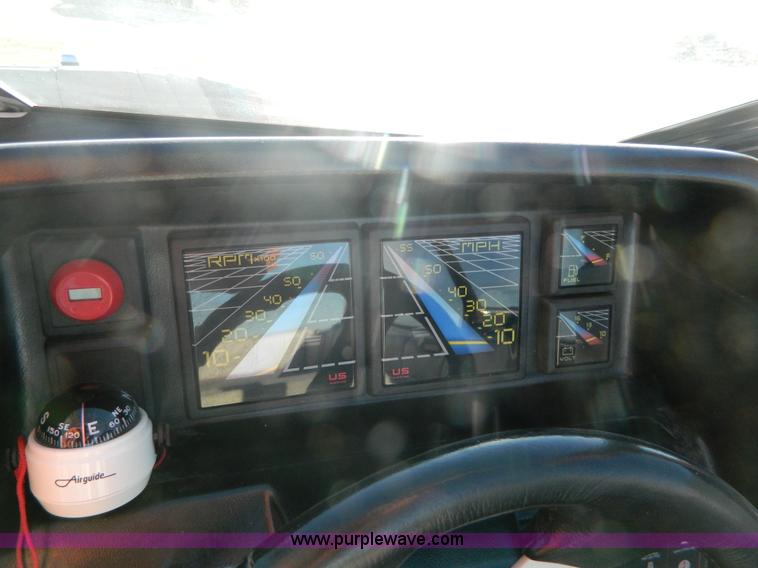 image for item AQ9292 1988 Bayliner Caprice boat