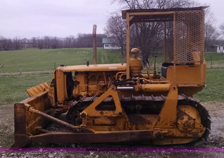 image for item AY9442 1953 Caterpillar D4 dozer