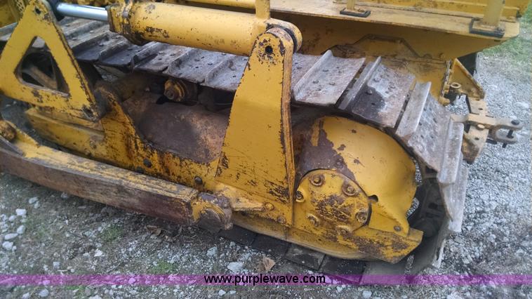 image for item AY9442 1953 Caterpillar D4 dozer