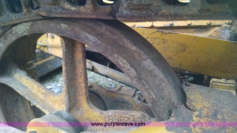 image for item AY9442 1953 Caterpillar D4 dozer