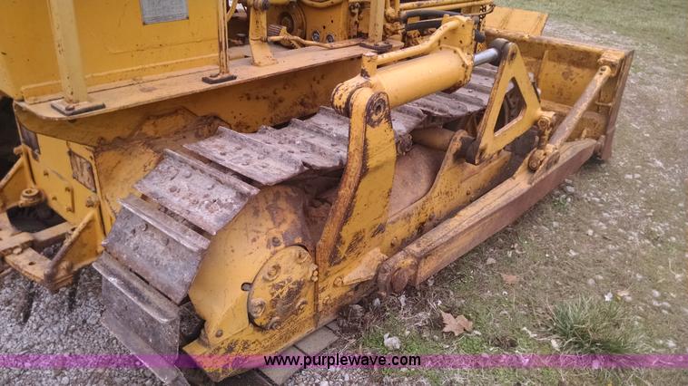 image for item AY9442 1953 Caterpillar D4 dozer