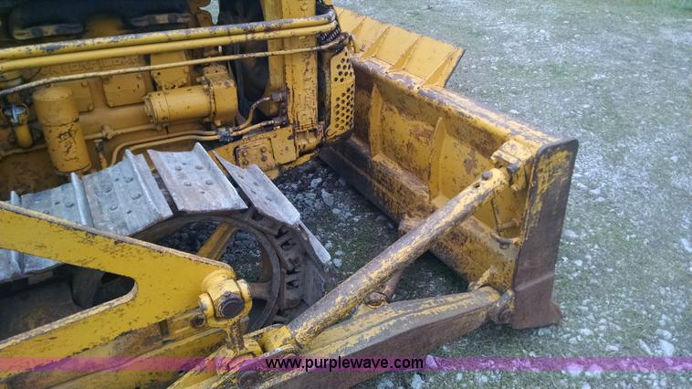 image for item AY9442 1953 Caterpillar D4 dozer