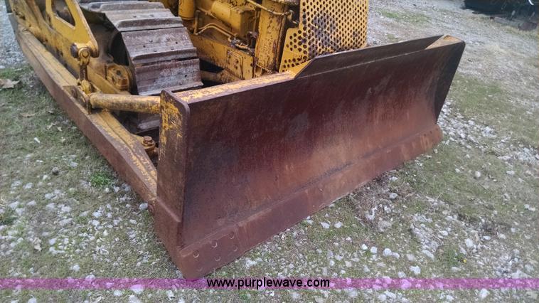 image for item AY9442 1953 Caterpillar D4 dozer