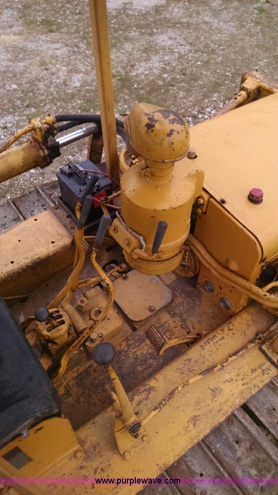 image for item AY9442 1953 Caterpillar D4 dozer