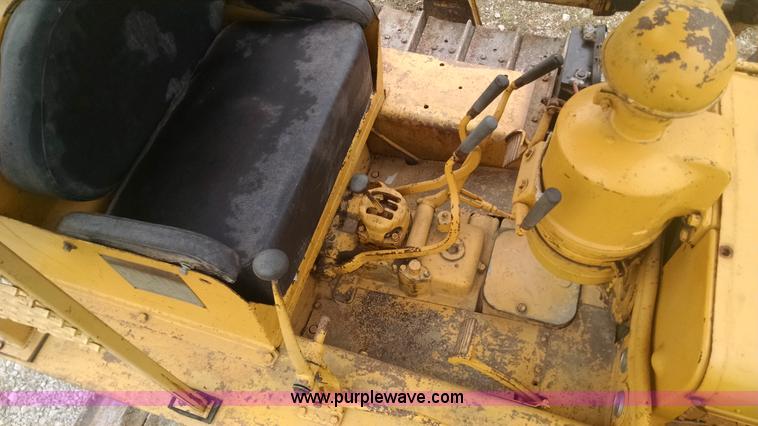 image for item AY9442 1953 Caterpillar D4 dozer