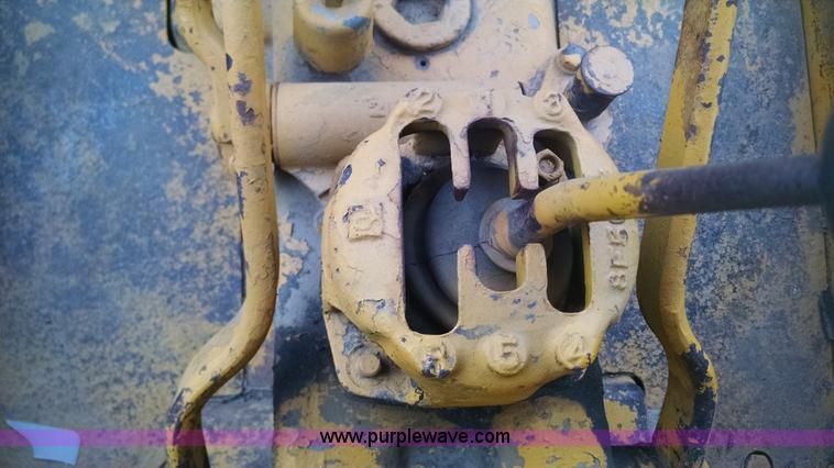 image for item AY9442 1953 Caterpillar D4 dozer