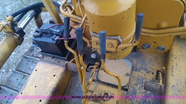 image for item AY9442 1953 Caterpillar D4 dozer