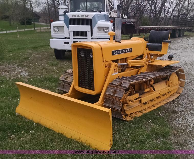 image for item AY9445 John Deere 440C dozer