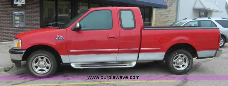 image for item AZ9006 1997 Ford F150 SuperCab pickup truck