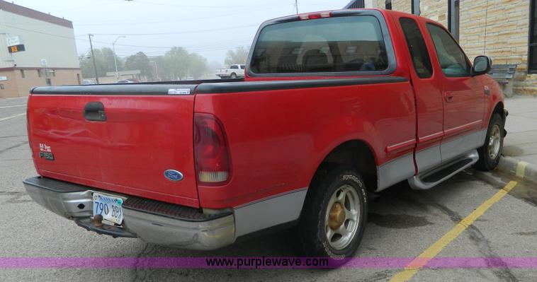 image for item AZ9006 1997 Ford F150 SuperCab pickup truck