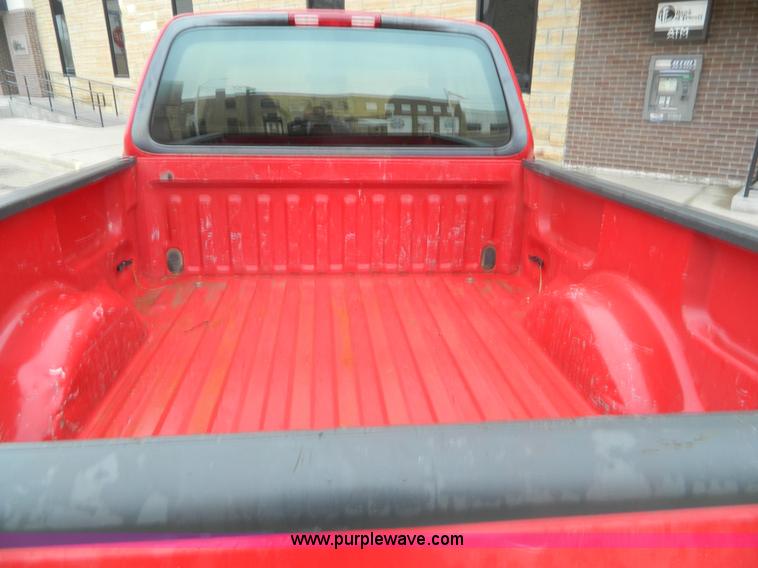 image for item AZ9006 1997 Ford F150 SuperCab pickup truck