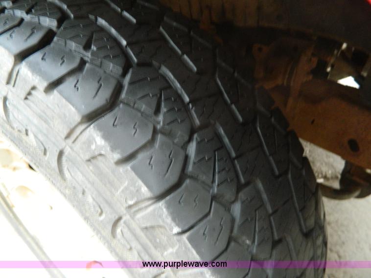 image for item AZ9006 1997 Ford F150 SuperCab pickup truck