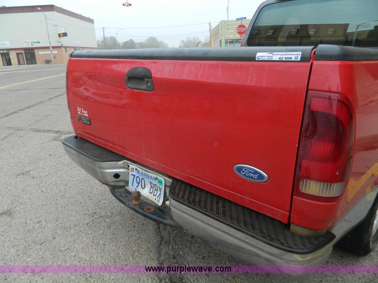 image for item AZ9006 1997 Ford F150 SuperCab pickup truck