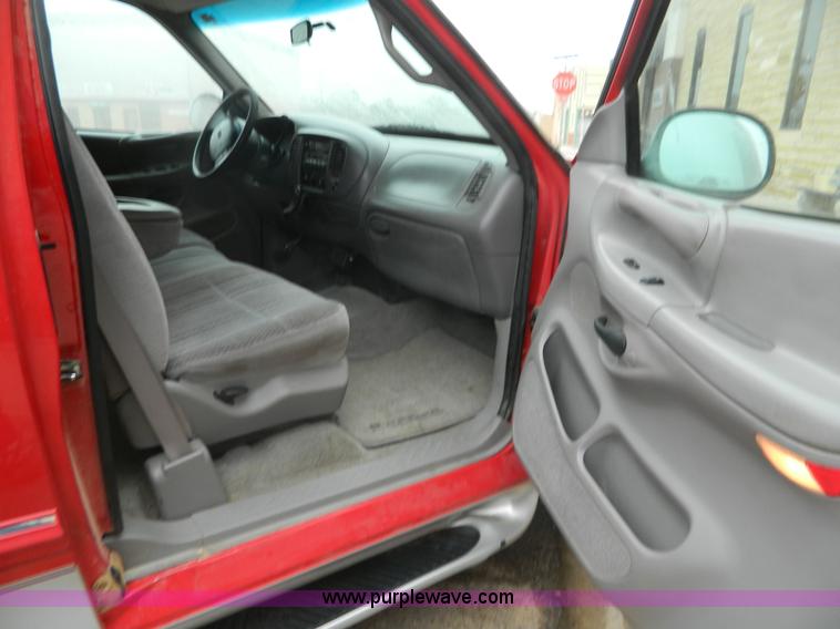 image for item AZ9006 1997 Ford F150 SuperCab pickup truck