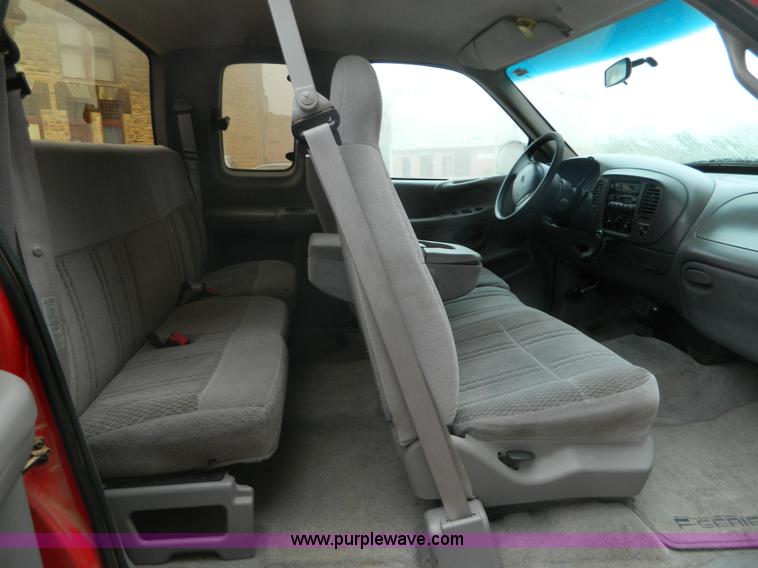 image for item AZ9006 1997 Ford F150 SuperCab pickup truck