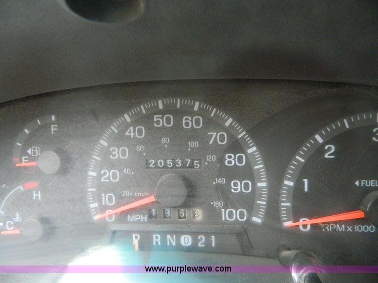 image for item AZ9006 1997 Ford F150 SuperCab pickup truck