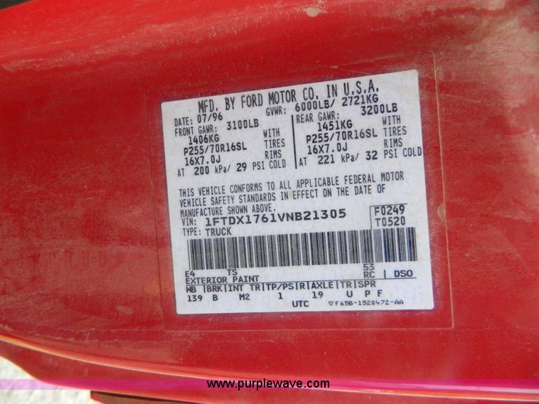 image for item AZ9006 1997 Ford F150 SuperCab pickup truck