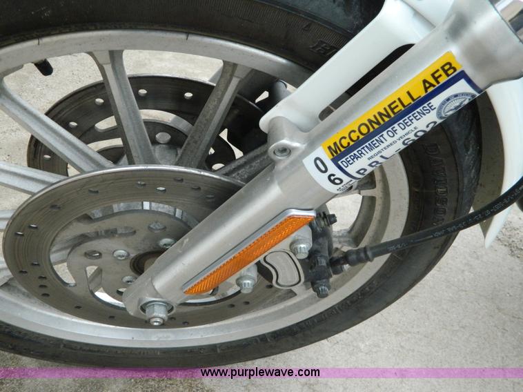 image for item AZ9007 2002 Harley Davidson XL1200S motorcycle