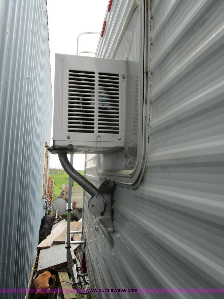 image for item BA9321 2000 Shasta Phoenix 269 camper