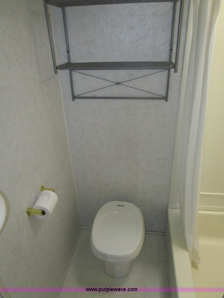 image for item BA9321 2000 Shasta Phoenix 269 camper