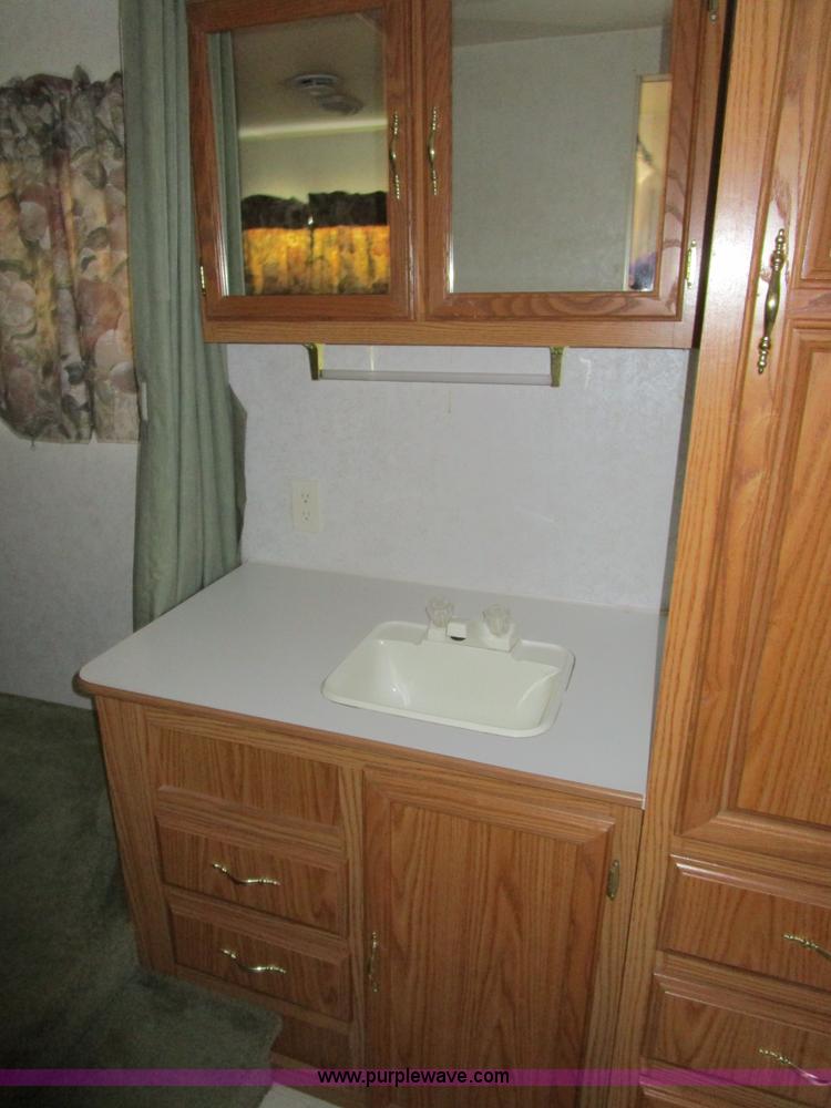 image for item BA9321 2000 Shasta Phoenix 269 camper