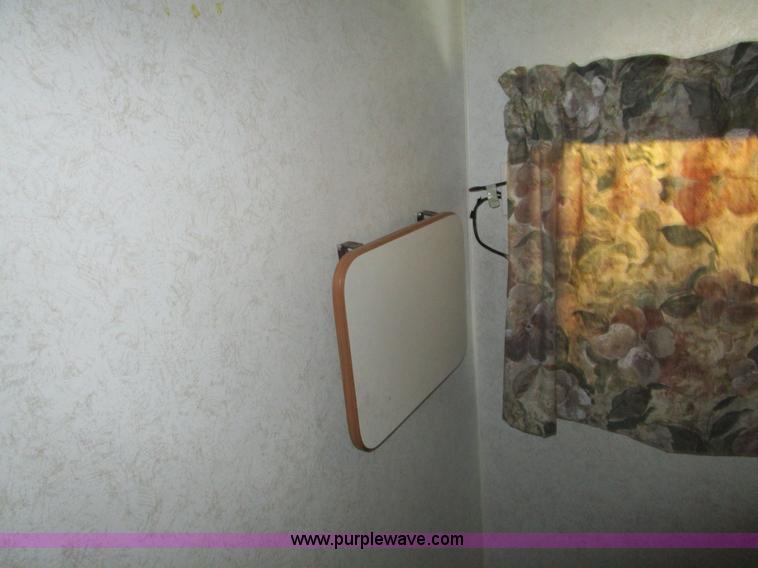 image for item BA9321 2000 Shasta Phoenix 269 camper