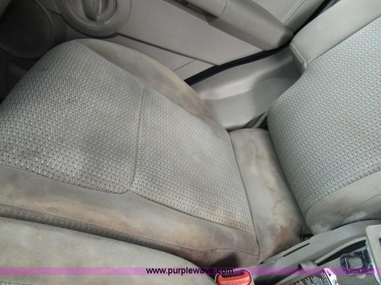 image for item D2410 2006 Jeep Commander SUV