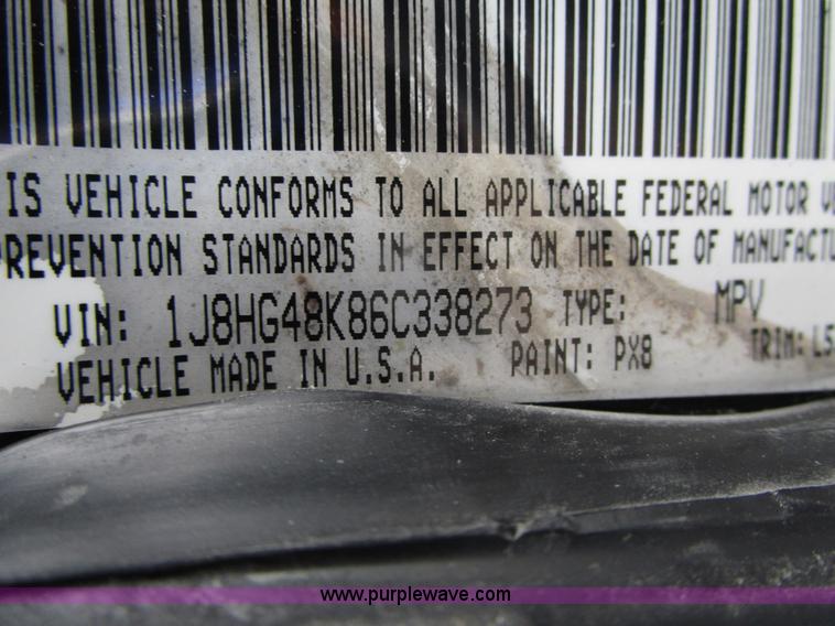 image for item D2410 2006 Jeep Commander SUV