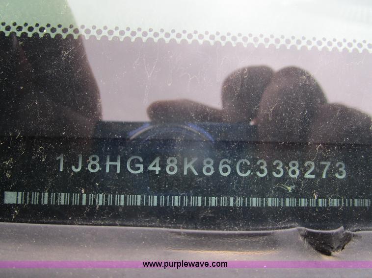 image for item D2410 2006 Jeep Commander SUV