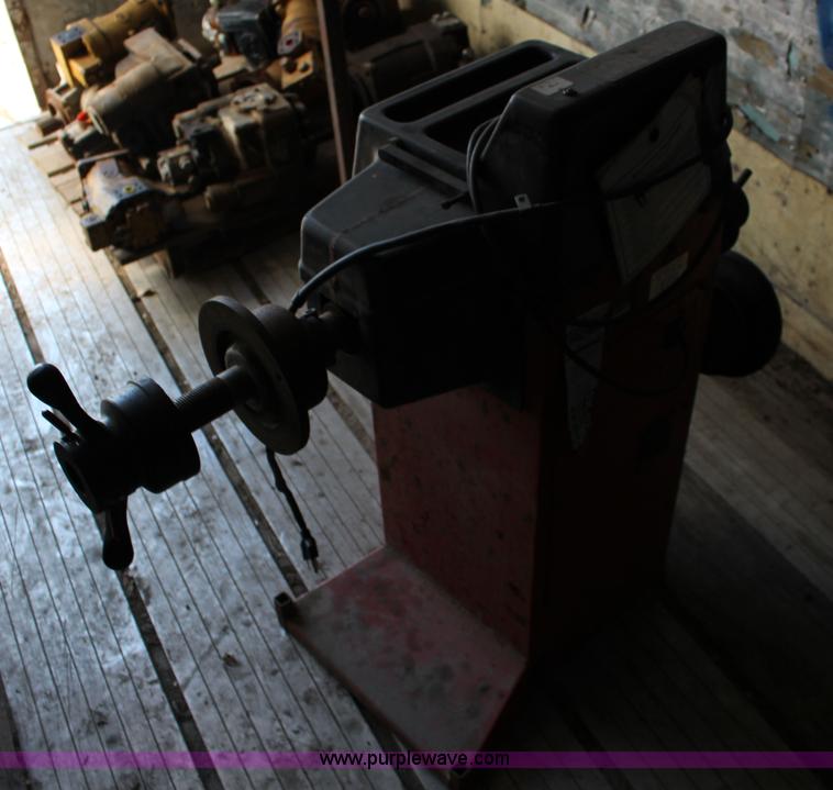 image for item F7658 Accu-turn 5100 tire balancer