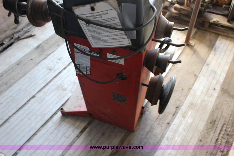 image for item F7658 Accu-turn 5100 tire balancer